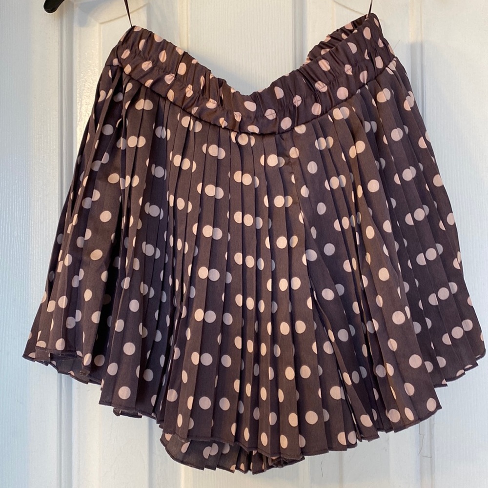 NWT PLEATED SKORT